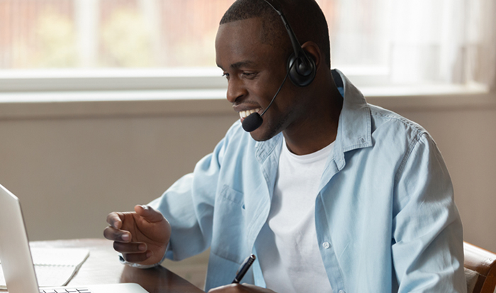 man doing virtual learning